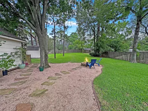 Exterior - 6510 Twin Leaf Dr, Spring, TX 77379 photo 4 of 11