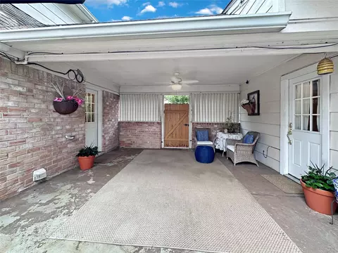 Exterior - 6510 Twin Leaf Dr, Spring, TX 77379 photo 6 of 11