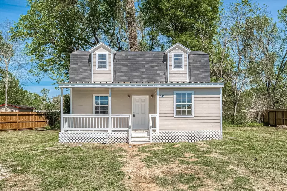 Exterior - 913 Nevell St, Cleveland, TX 77327 photo 1 of 12
