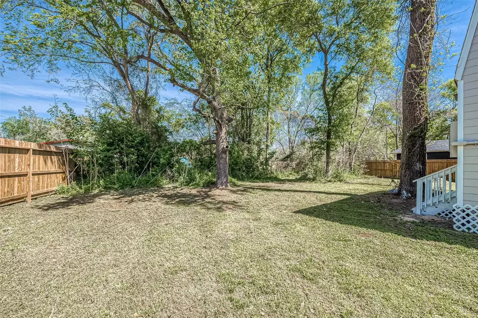 Exterior - 913 Nevell St, Cleveland, TX 77327 photo 9 of 12