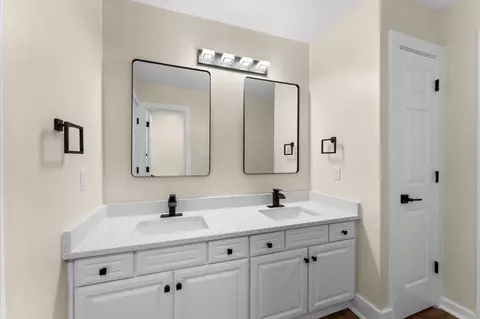 Bath - 6330 N Borg Breakpoint Dr N, Spring, TX 77379 photo 9 of 9