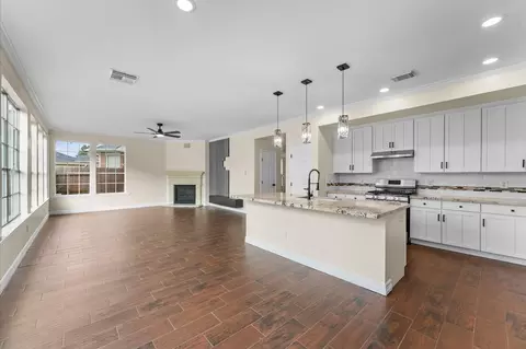 Living - 6330 N Borg Breakpoint Dr N, Spring, TX 77379 photo 5 of 10