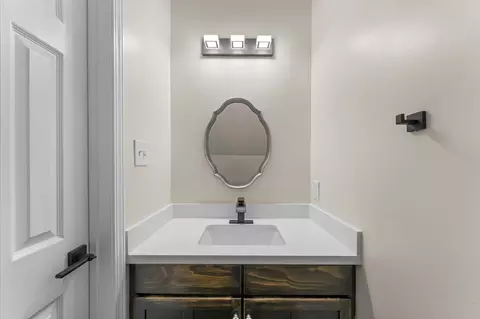 Bath - 6330 N Borg Breakpoint Dr N, Spring, TX 77379 photo 1 of 9