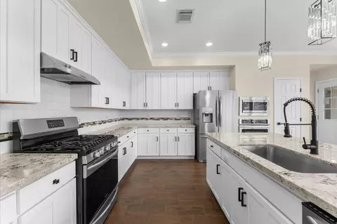 Kitchen - 6330 N Borg Breakpoint Dr N, Spring, TX 77379 photo 1 of 2