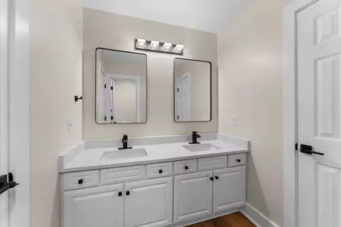 Bath - 6330 N Borg Breakpoint Dr N, Spring, TX 77379 photo 7 of 9