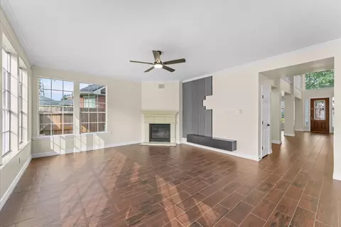 Living - 6330 N Borg Breakpoint Dr N, Spring, TX 77379 photo 6 of 10