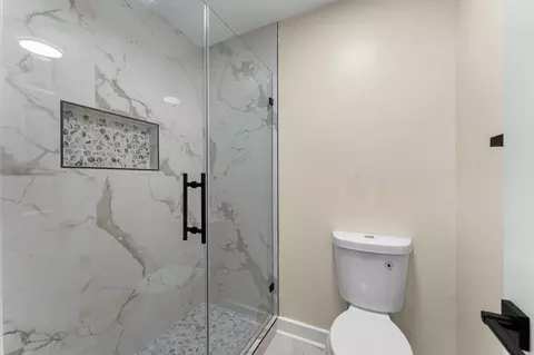 Bath - 6330 N Borg Breakpoint Dr N, Spring, TX 77379 photo 8 of 9