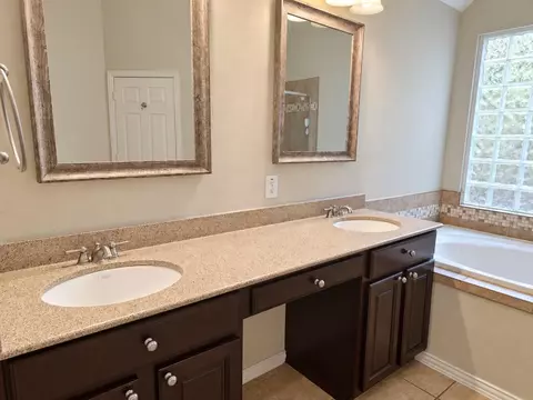 Bath - 13751 Crested Iris Dr, Cypress, TX 77429 photo 1 of 2