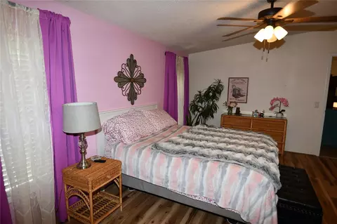 Bedroom - 101 Pinewood Dr, Shepherd, TX 77371 photo 5 of 6