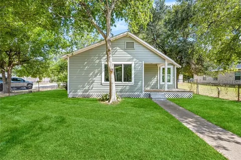 726 10th Ave N, Texas City, TX 77590