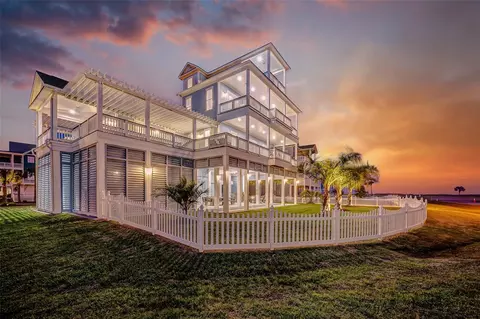 26119 Flamingo Dr, Galveston, TX 77554