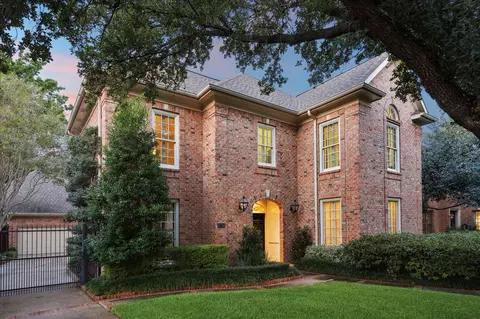 3726 Wickersham Ln, Houston, TX 77027