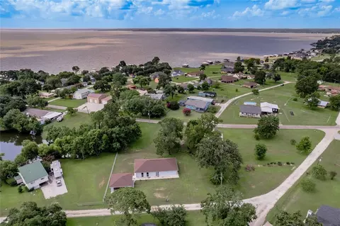 20 Coolcrest Dr, Point Blank, TX 77364