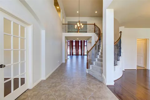 Entry Way - 13419 Breakwater Path Loop Loop, Houston, TX 77044 photo 2 of 5