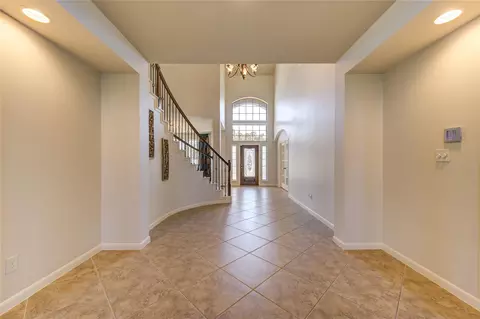 Entry Way - 13419 Breakwater Path Loop Loop, Houston, TX 77044 photo 4 of 5