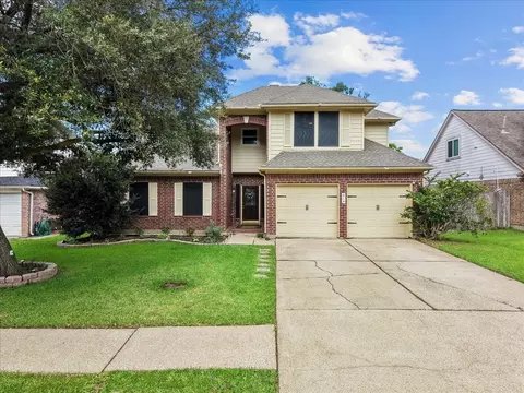514 Welford Ln, Highlands, TX 77562