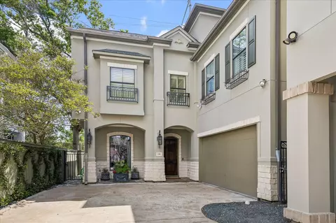 24 Hackberry Ln #B, Houston, TX 77027