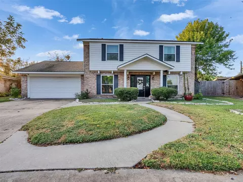 925 N Amy Dr, Deer Park, TX 77536