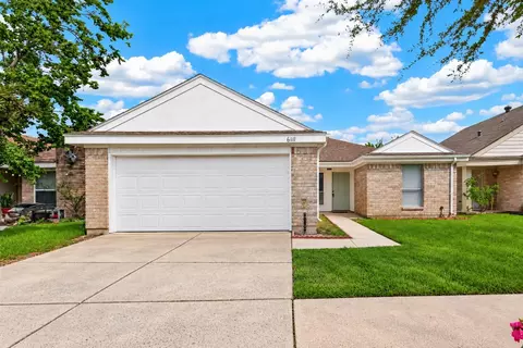 6111 Grandvale Dr, Houston, TX 77072