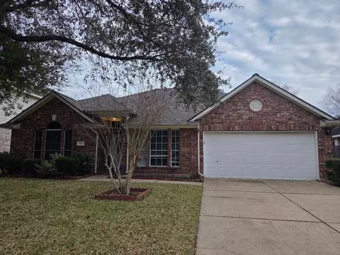 1027 S Wellsford Dr, Pearland, TX 77584