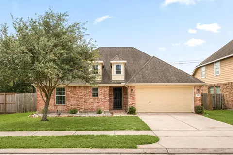 195 Midtown Park Dr, Alvin, TX 77511