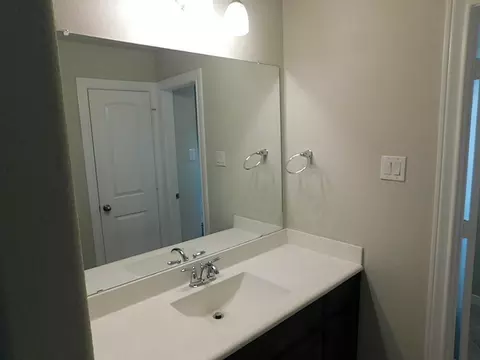 Bath - 25614 British Pine Ct, Katy, TX 77494 photo 3 of 9