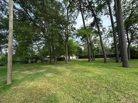 9210 Heatherside St, Houston, TX 77016