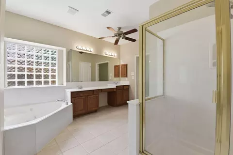 Bath - 3414 Hackberry Ct, Spring, TX 77388 photo 3 of 8