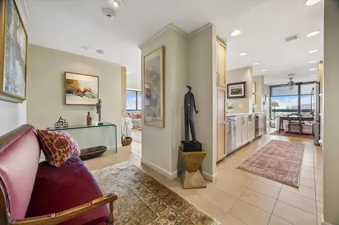 49 Briar Hollow Ln #1103, Houston, TX 77027