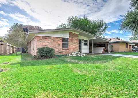 2809 5th Ave N, Texas City, TX 77590
