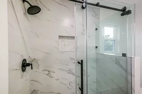 Bath - 4023 Laverock Rd, Spring, TX 77388 photo 4 of 5