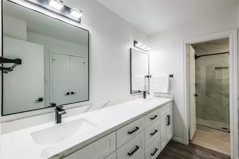 Bath - 4023 Laverock Rd, Spring, TX 77388 photo 3 of 5