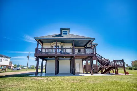 203 Francis Cv, Surfside Beach, TX 77541