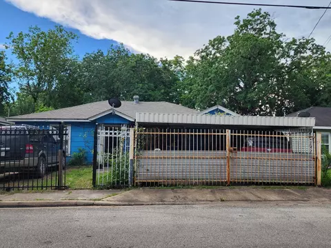 3738 Dreyfus St, Houston, TX 77021