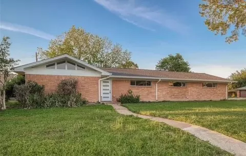 4800 Country Club Vw, Baytown, TX 77521