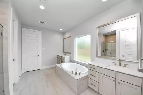 Bath - 3043 Native Spring Dr, Spring, TX 77373 photo 4 of 6