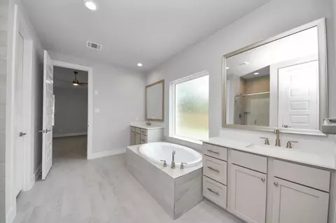 Bath - 3043 Native Spring Dr, Spring, TX 77373 photo 2 of 6