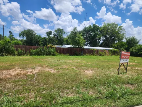 5518 Dean St, Houston, TX 77039