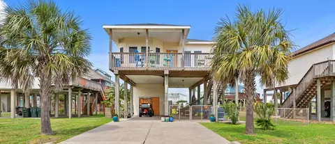 23154 Fresca St, Galveston, TX 77554