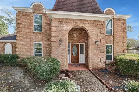 6723 Apple Valley Ln, Houston, TX 77069