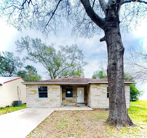 1824 Reese St, Liberty, TX 77575