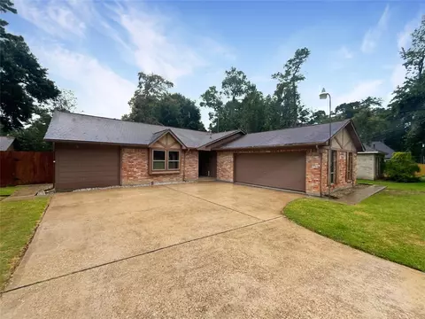 44 Rolling Hills Dr, Conroe, TX 77304 photo 1