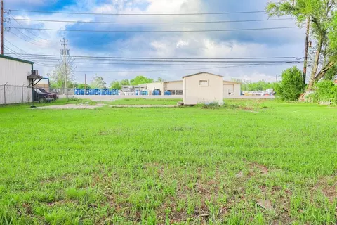 17229 Tx-6, Santa Fe, TX 77511