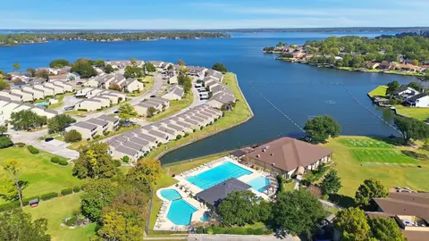 24 Lakeview Vlg, Montgomery, TX 77356