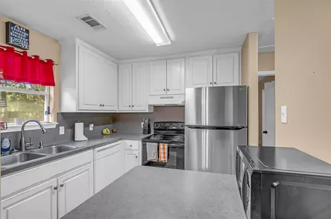 Kitchen - 16368 Many Trees Ln, Conroe, TX 77302 photo 1 of 3