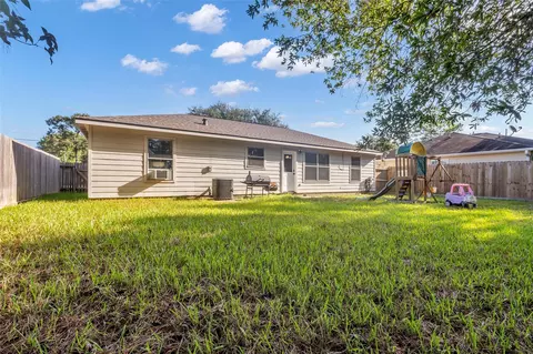 Exterior - 16368 Many Trees Ln, Conroe, TX 77302 photo 2 of 5