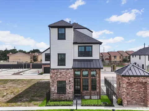 9214 Fort George St, Houston, TX 77063