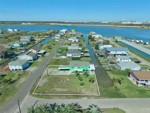 7117 Delesandri Dr, Hitchcock, TX 77563
