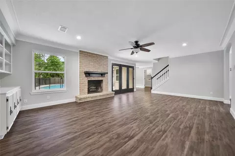 Living - 6407 Craigway Rd, Spring, TX 77389 photo 2 of 9