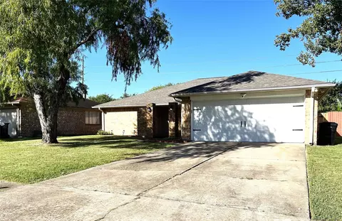 3710 Embarcadero Dr, Houston, TX 77082